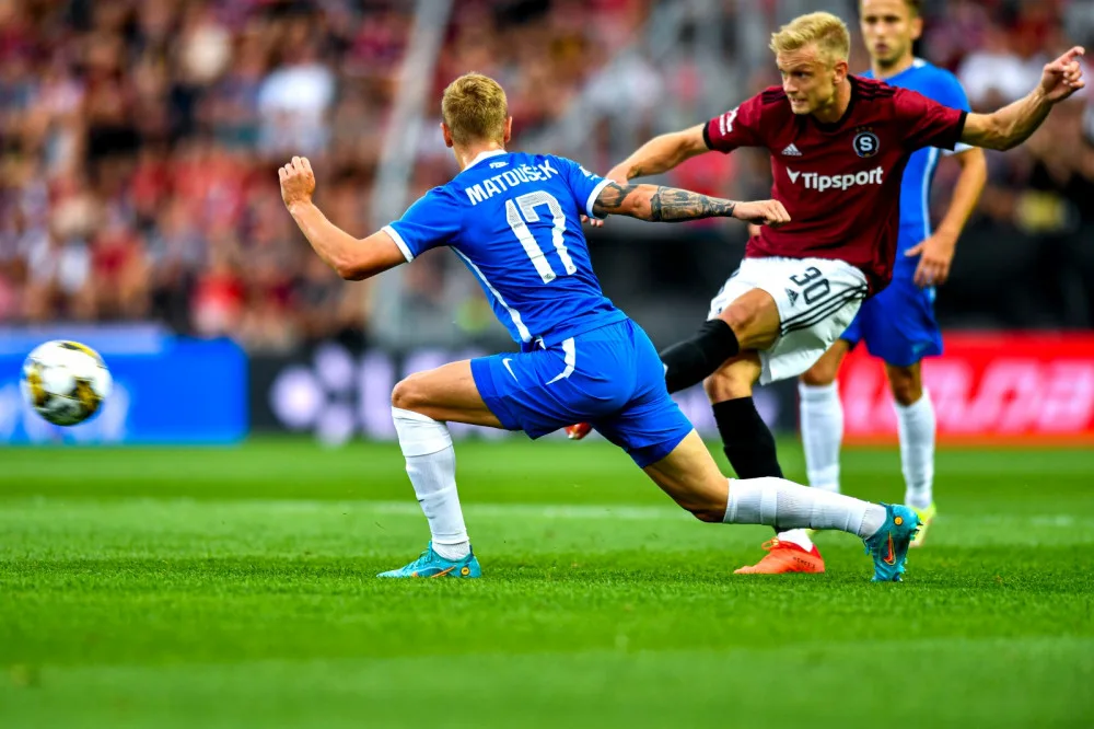Slovan vstoupil do ligy výhrou na Spartě. Rozhodl dvěma góly v úvodu