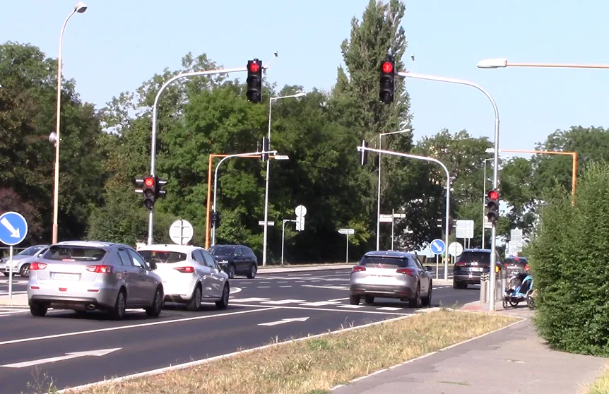 Policisté v České Lípě kontrolovali, jak řidiči respektují semafory. Několik jich jelo na červenou