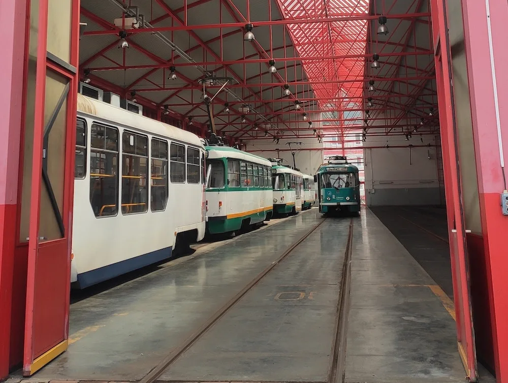 Místo tramvají krása a design. Vozovna dopravního podniku přivítá přehlídky návrhářek Blanky Matragi a Liběny Rochové