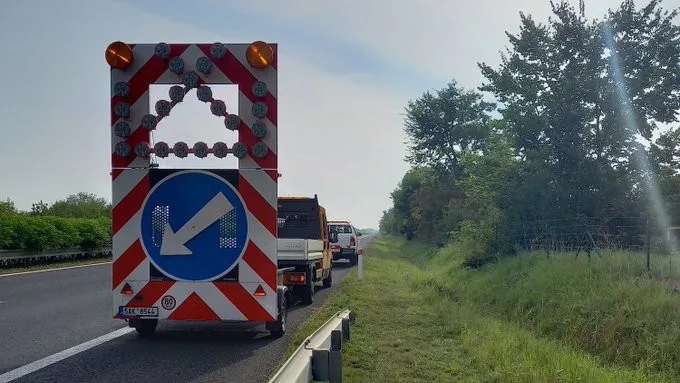 O víkendu čeká řidiče dopravní omezení na dálnici D10. Na svijanském mostě přibydou nosníky