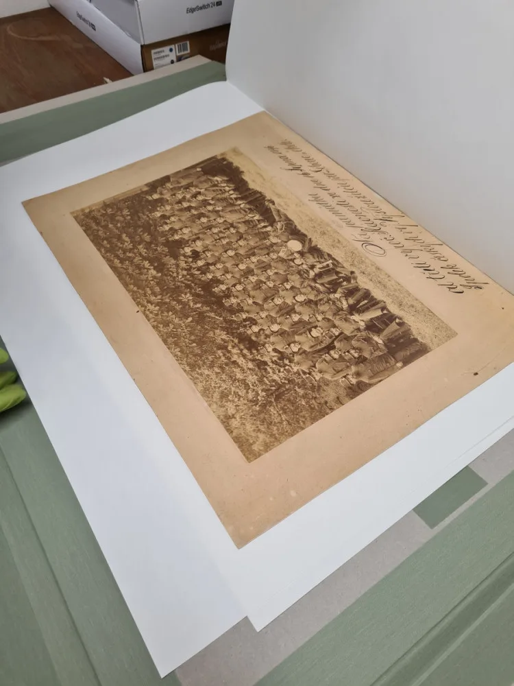 Severočeské muzeum restaurovalo téměř tisíc historických snímků. Fotografie zachycují libereckou architekturu i druhou světovou válku