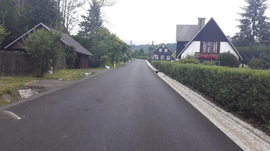 Silnice v Křižanech je hotová. Rekonstrukce odhalila archeologický nález