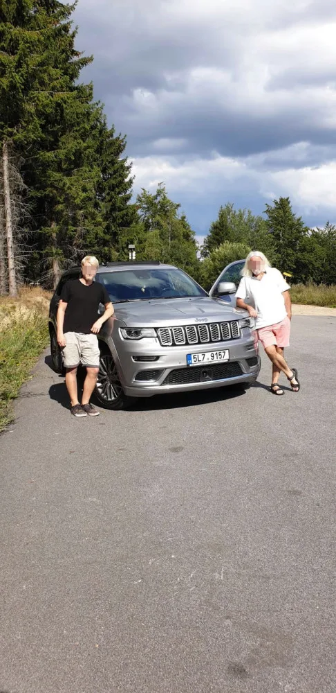 Někdo odcizil v Liberci jeep za dva miliony. Zmizel z Gagarinovy ulice