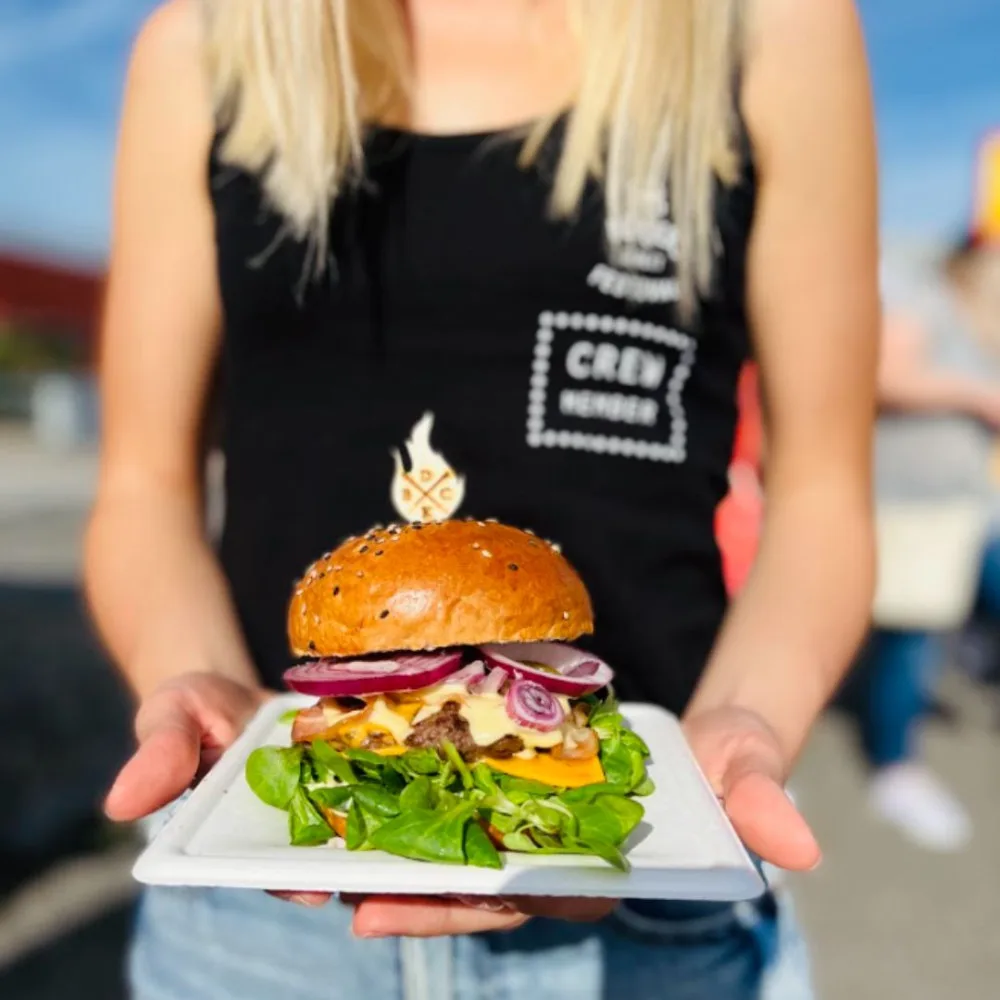 Burger Festival veze do Liberce víc jak tunu hovězího, bude se i flambovat na whisky