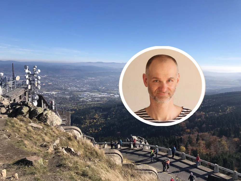 Rozšiřování areálu na Ještědu. Veřejnost by měla mít možnost se vyjádřit, říká Vojtěch Šrut