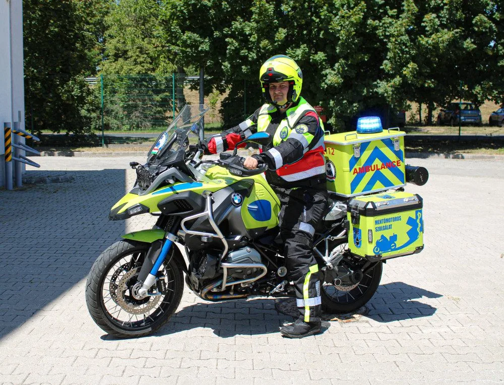 Na motorce veze Tomáš kolem 50 kilogramů výbavy. Foto: archiv Tomáše Dudicha