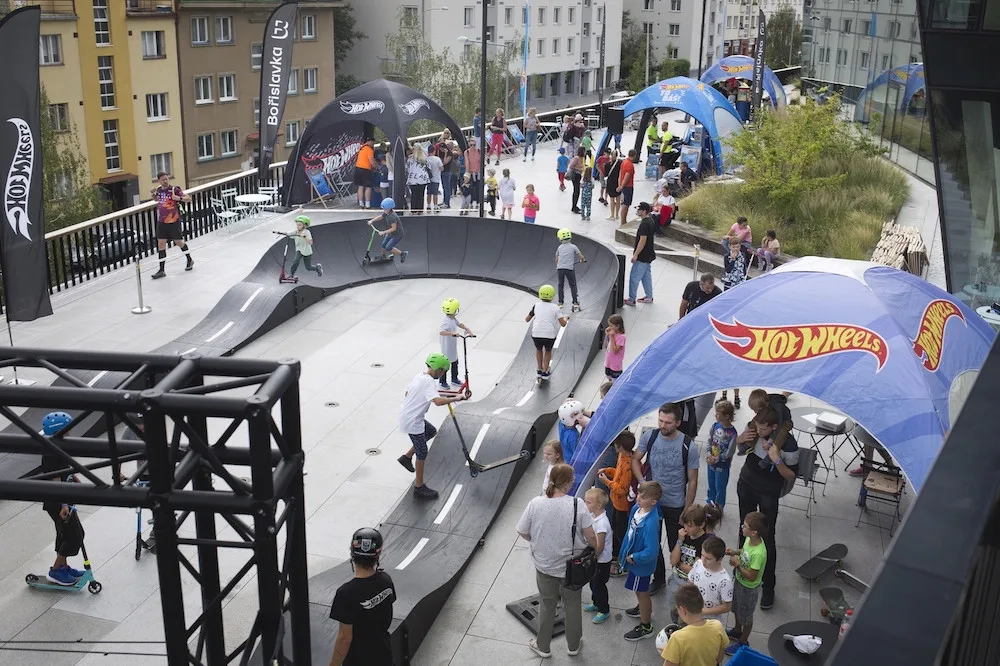 Sobotní jízda s angličáky. Nákupní centrum Géčko přivítá sraz fanoušků Hot Wheels
