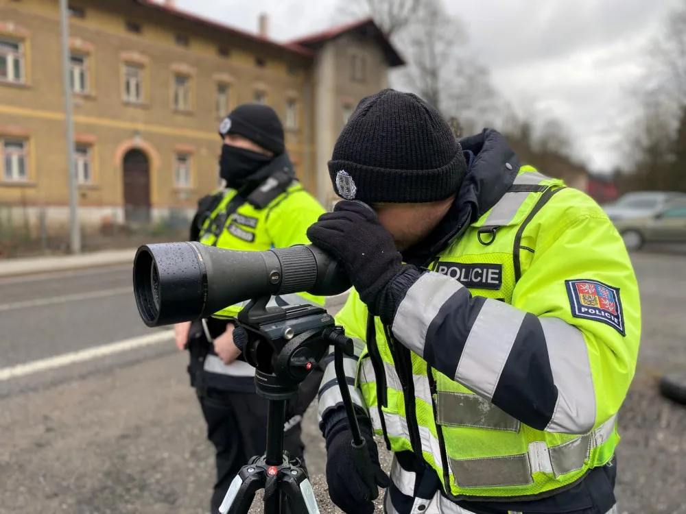 Policisté kontrolovali řidiče, třetina z nich se dopustila přestupku. Mnoho řidičů se za volantem nepřipoutá