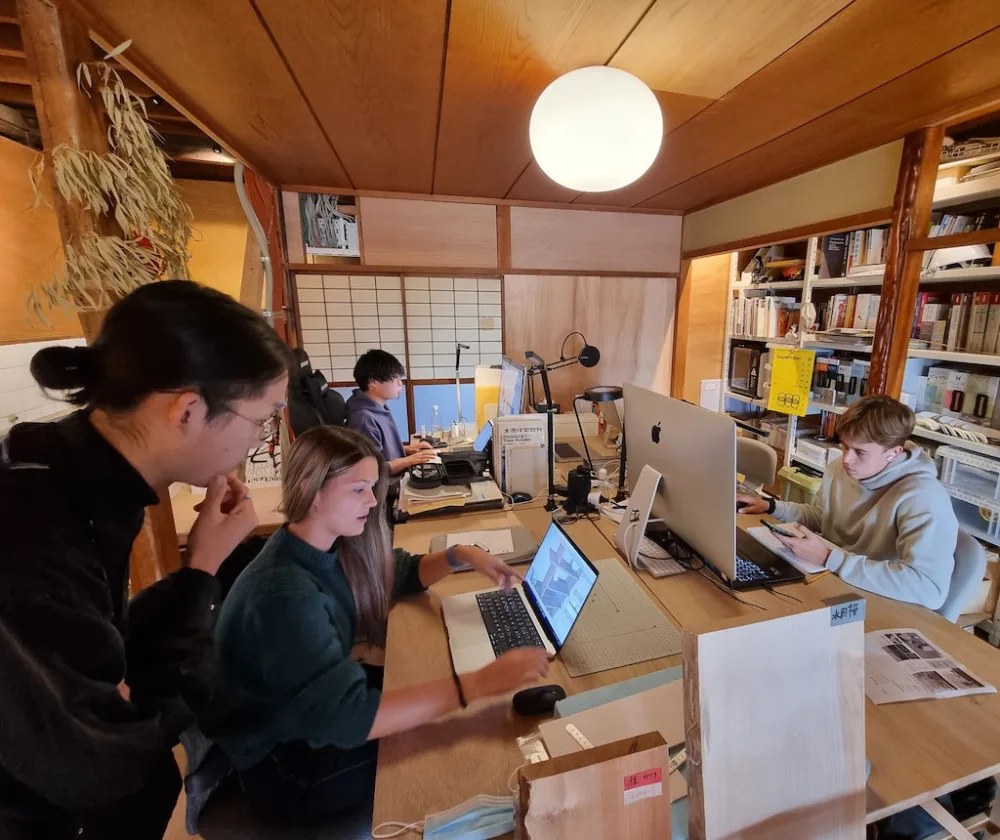 Na Erasmus do Indie nebo Japonska. Na stážích studenti zažijí reálné zaměstnání
