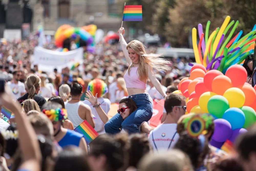 Češi se bojí mluvit o homosexualitě a menstruaci, odhalil průzkum