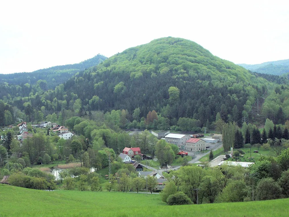 TIP NA VÝLET: Břidličný vrch na Českolipsku vyhledávají ledolezci i pěší turisté