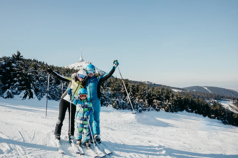 Skiareál Ještěd se chystá na otevření letošní sezóny. Spouští se i předprodej skipasů za výhodné ceny