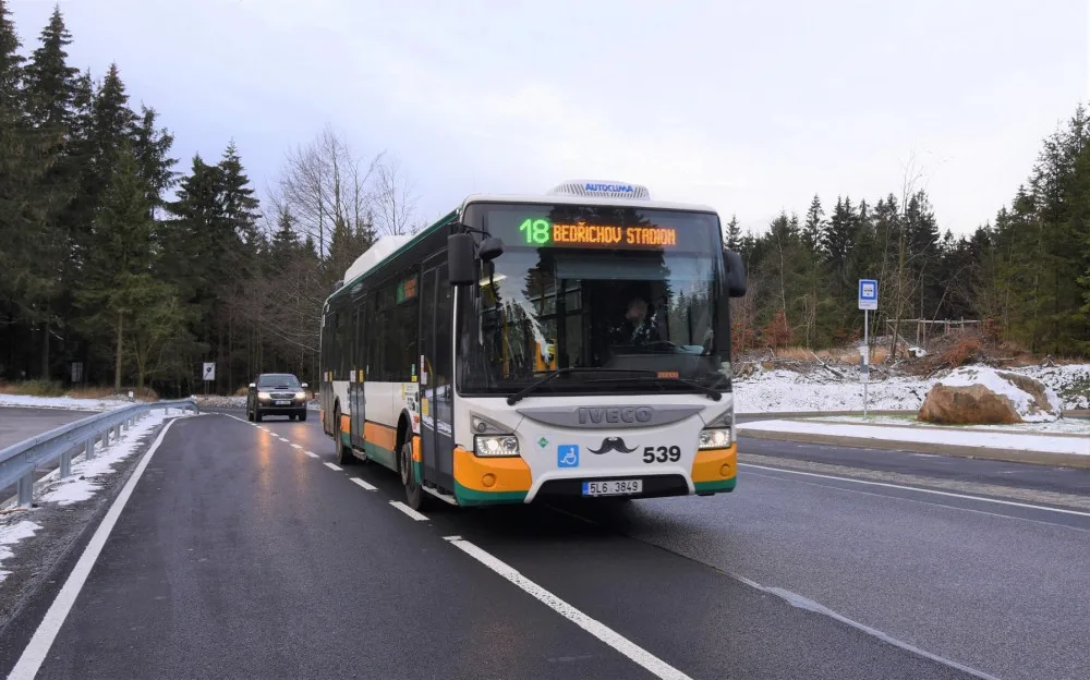V Bedřichově na Maliníku je nová otočka pro autobus. Linka z Jablonce se tak prodlouží