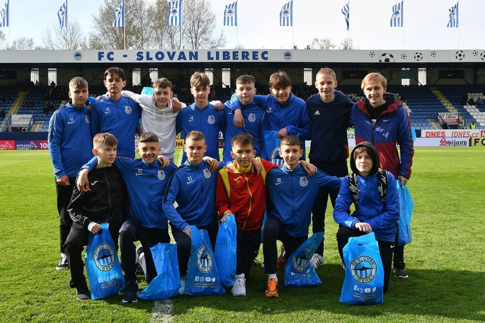 Víkend plný fotbalu, to je Integrační fotbalový turnaj, který se od pátku do neděle koná v Hale míčových sportů v areálu Sport Parku Liberec u Městského stadionu.
