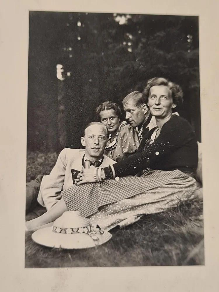 Na vycházce v Jizerských horách, 1937, asi okolí Rudolfova