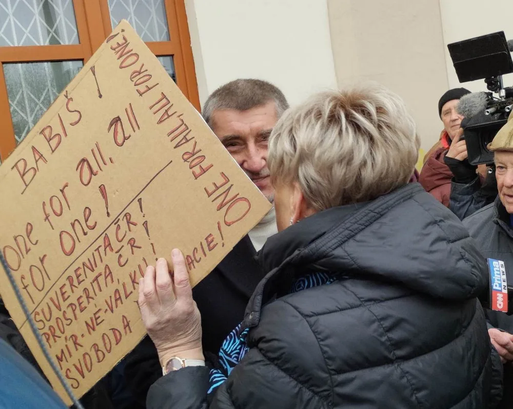 Prezidentský kandidát Babiš dorazil do Liberce. Čekali na něj příznivci i odpůrci
