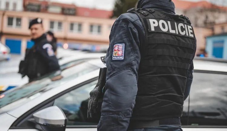 Důvěřivost se nevyplatila dvěma mužům na Jablonecku. Žena si od nich vypůjčila desetitisíce