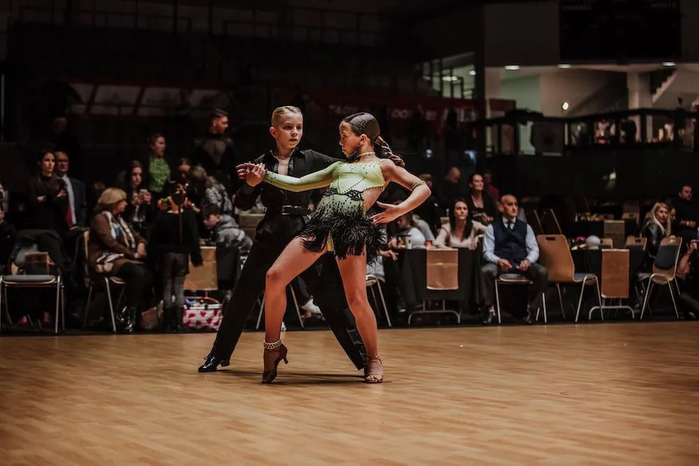 Překvapením bylo 4. místo v kategorii Junior 1 pro pár Stella Žďánská a Šimon Bílý.