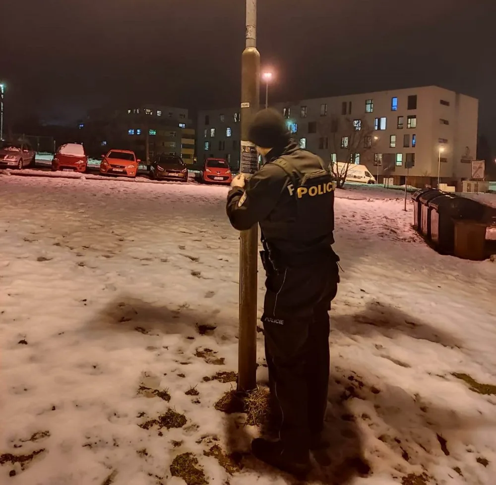 Policie prověřuje už tři případy otravy ve Vratislavicích. Rozmístila varovné letáky