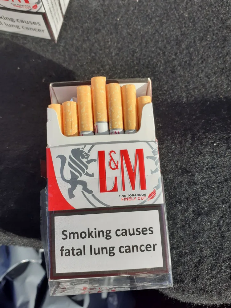 Celníci se zaměřili na pašování cigaret. Auto u Hrádku jimi bylo napěchované