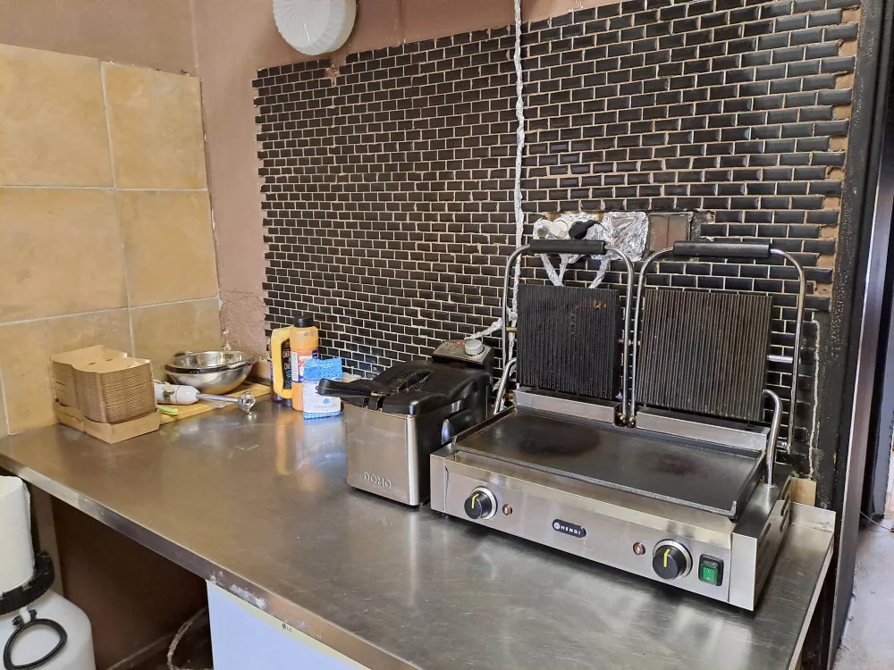 Pizzerie, kterou zavřela inspekce, opět funguje. Majitel chce podat trestní oznámení