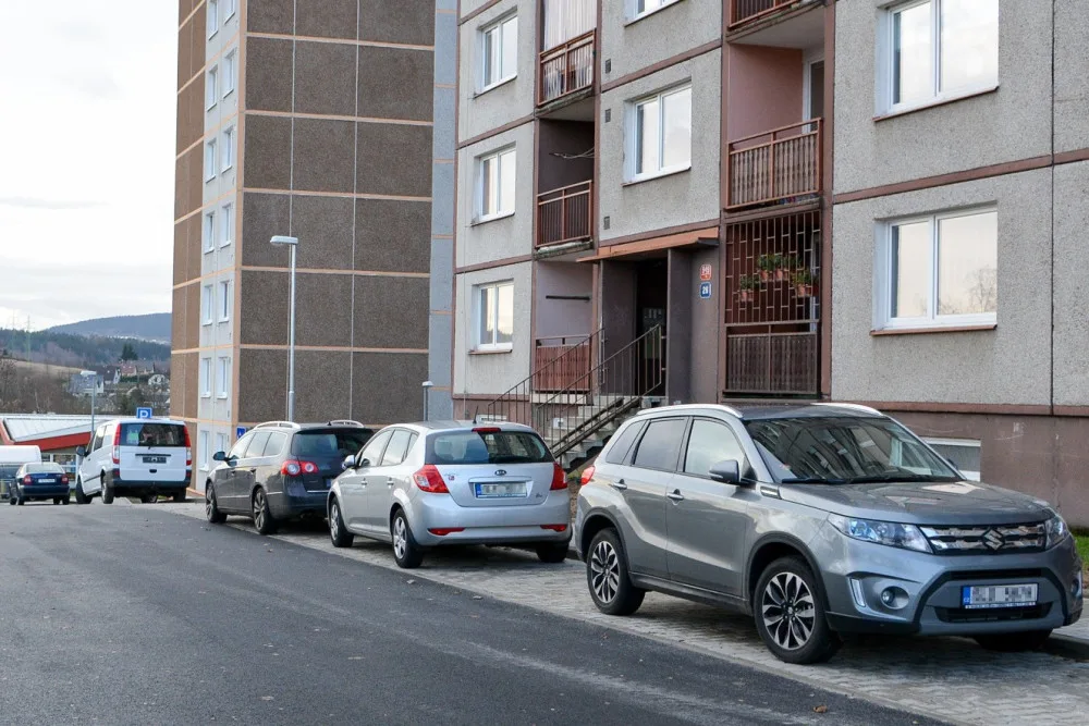 S parkováním na sídlištích má v Liberci pomoci chytrá technologie.