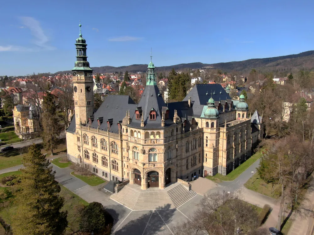 Severočeské muzeum slaví 150 let. K výročí připravilo speciální výstavy i suvenýry