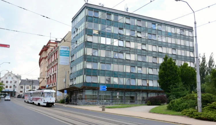 Budovu Uranu opustí na jaře registr vozidel.