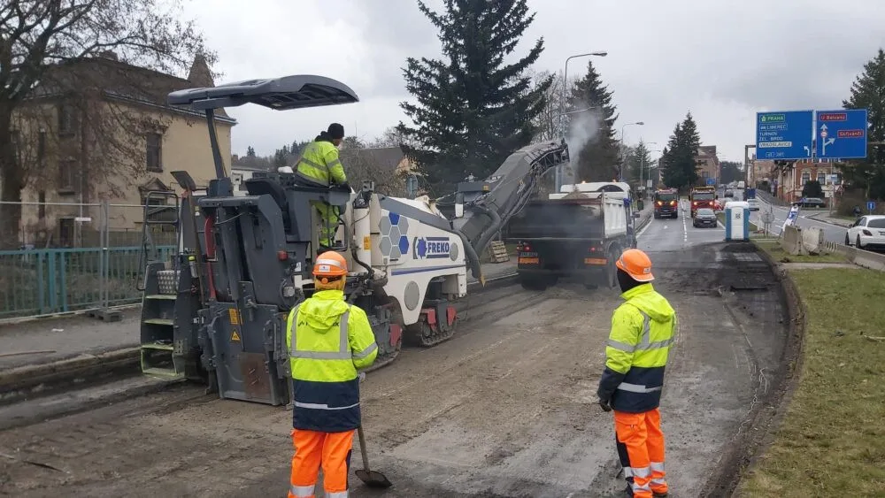 Opravy mostu v Jablonci nad Nisou. 