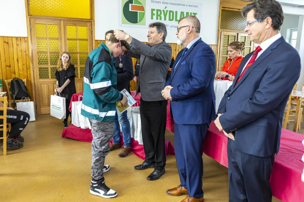 Celorepublikovou Zemědělskou olympiádu ve Frýdlantu vyhrál Matúš Širgel. Střední škoda hospodářská a lesnická Frýdlant skončila třetí.