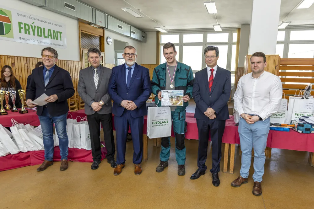 Celorepublikovou Zemědělskou olympiádu ve Frýdlantu vyhrál Matúš Širgel. Střední škoda hospodářská a lesnická Frýdlant skončila třetí.