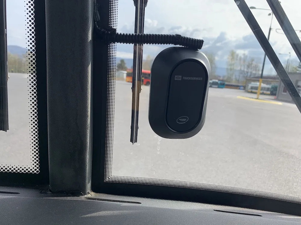 První v Česku. Systém hlídá slepý úhel, řidiče autobusu v Liberci upozorní na blížící se chodce a cyklisty