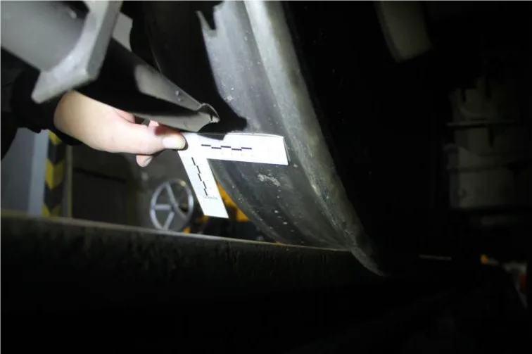 Do kamení nedaleko nádraží v Liberci najel vlak s padesáti lidmi. Policie hledá pachatele