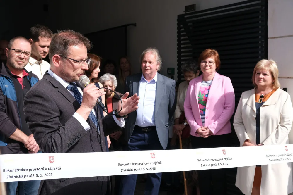 Turnov proměnil zchátralou pasáž u radnice v řemeslnickou uličku
