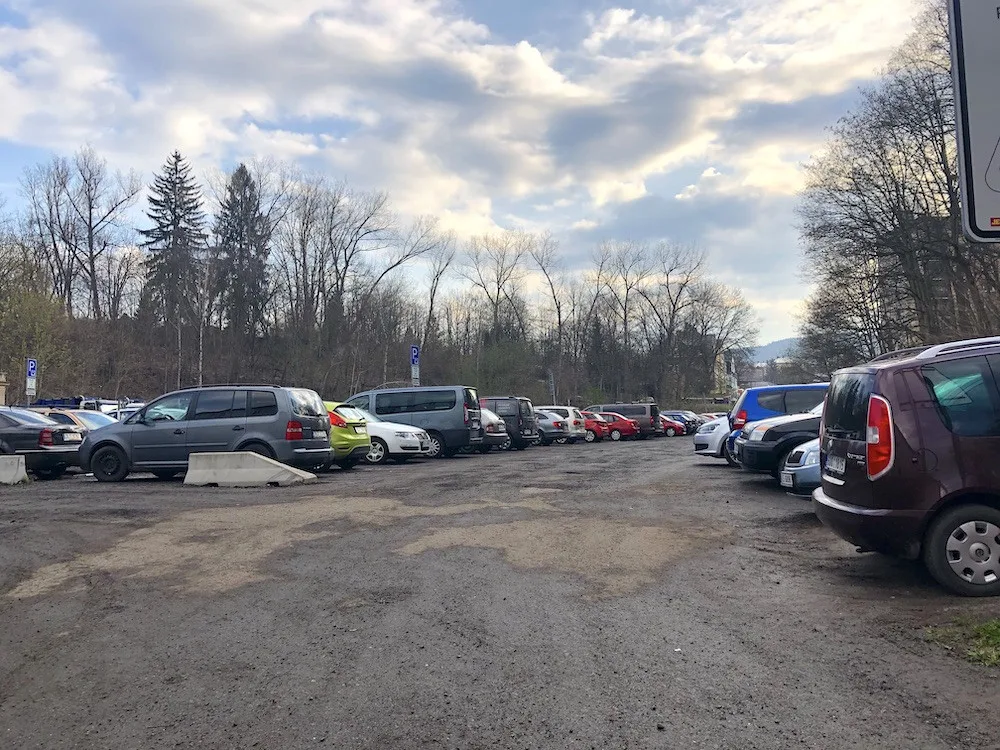 Stavba parkoviště a opěrné zdi v Pastýřské ulici začne o prázdninách
