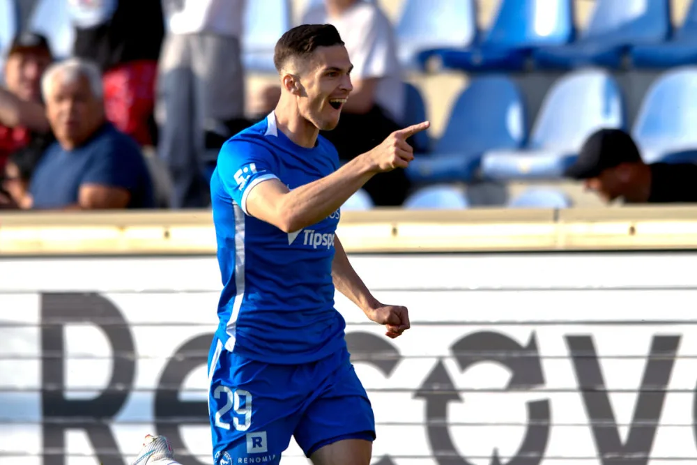 Slovan podepsal Tuptu i řeckého stopera. Pokračovat bude i trenér Kozel