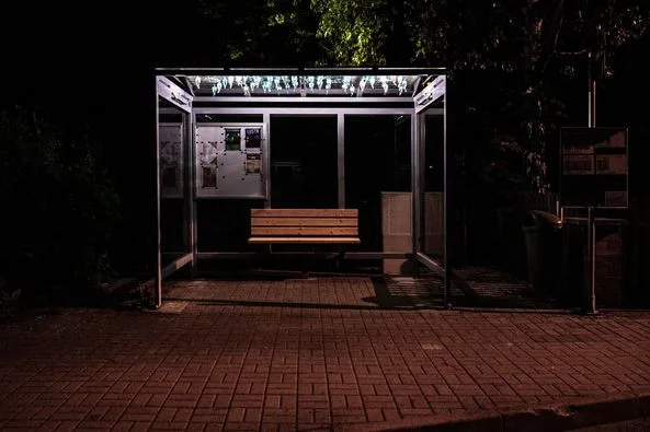 Světový unikát v Kamenickém Šenově. Město se chlubí dalšími skleněnými zastávkami