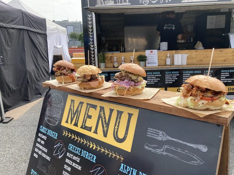 Burger Street Festival v OC Nisa Liberec nadchne všechny fajnšmekry