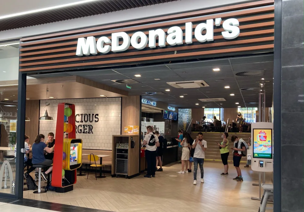 McDonald‘s v centru Liberce slaví. Ulov si svůj dárek, ikonický Big Mac