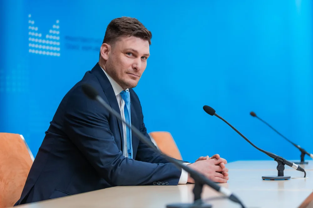 Zastrašování patří do devadesátek. Mafiánské praktiky billboardové společnosti nelze tolerovat, říká náměstek ministra vnitra