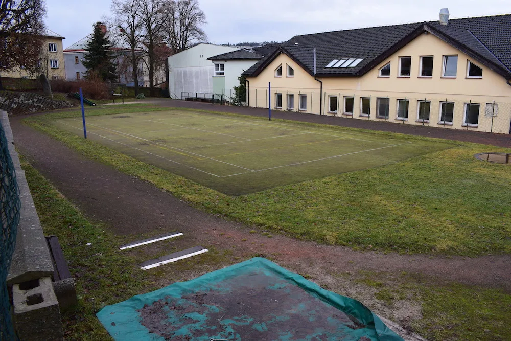 Dotaci škola využije na opravu hřiště