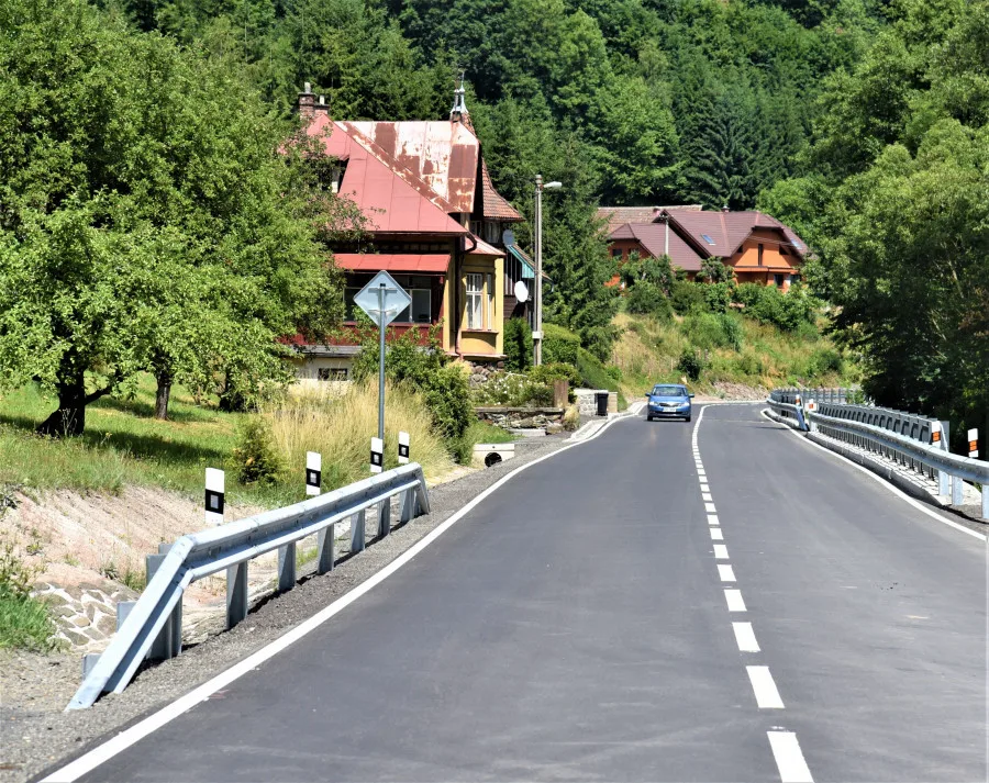 První etapa rekonstrukce silnice u Benešova je u konce