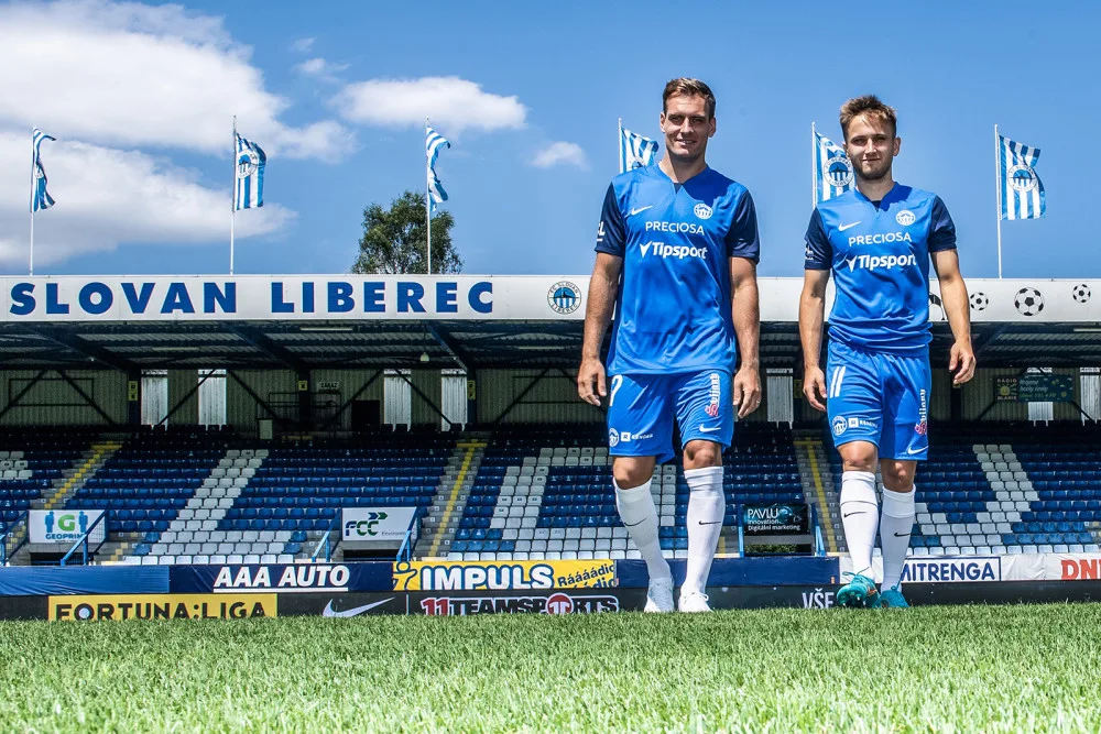 Slovan Liberec představil nové dresy. Jak se vám líbí?