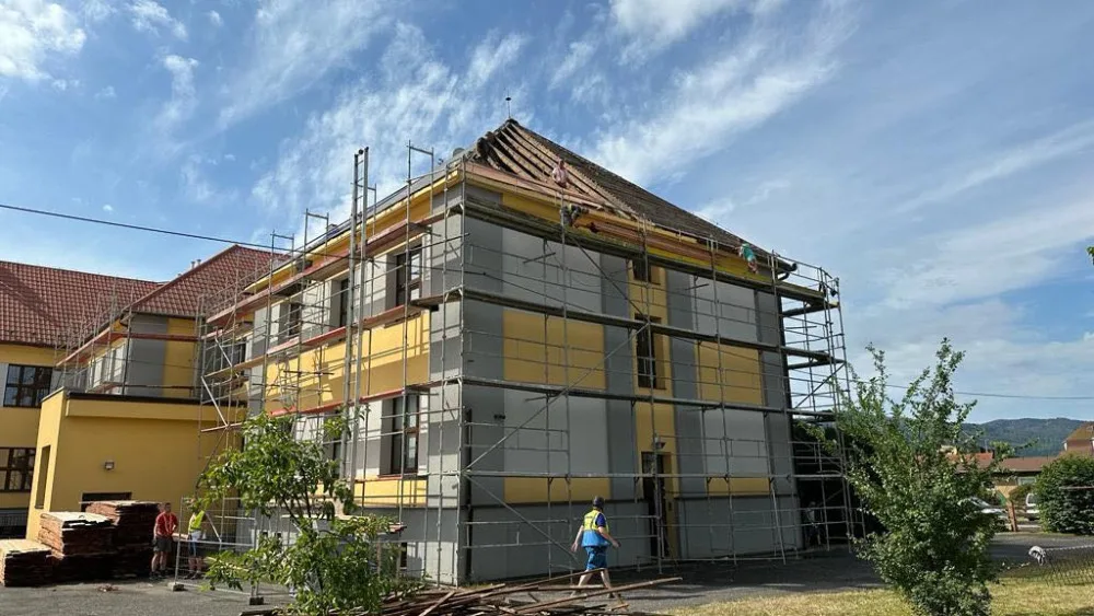 Opravovaná škola T. G. Masaryka.