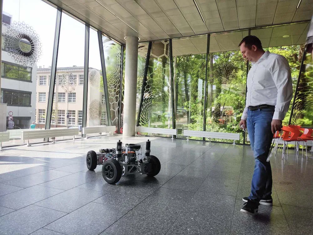Liberečtí vědci vyvinuli autonomní elektromobil, řadí ho k nejlepším projektům EU