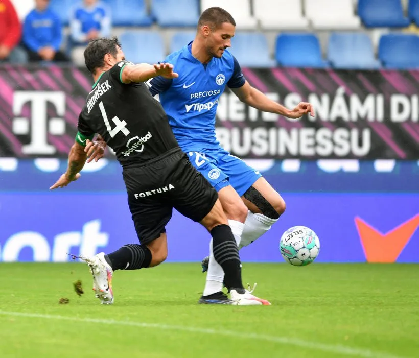 Slovan v nastavení inkasoval a s Bohemians prohrál. Rozhodl Kozák
