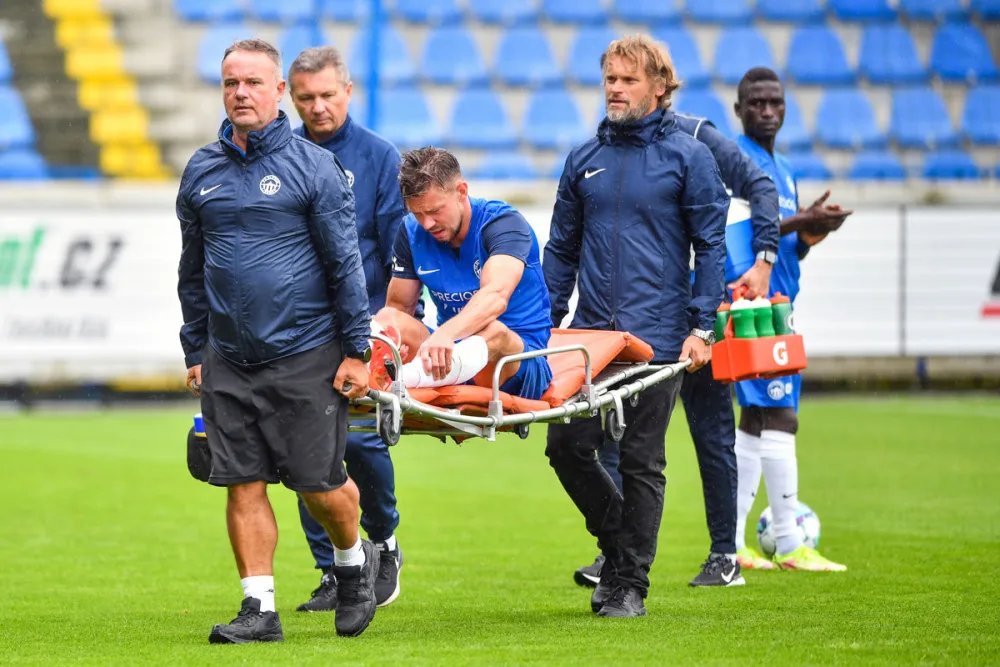 Slovan přišel o stopera Plechatého. Přetrhl si vaz v koleni
