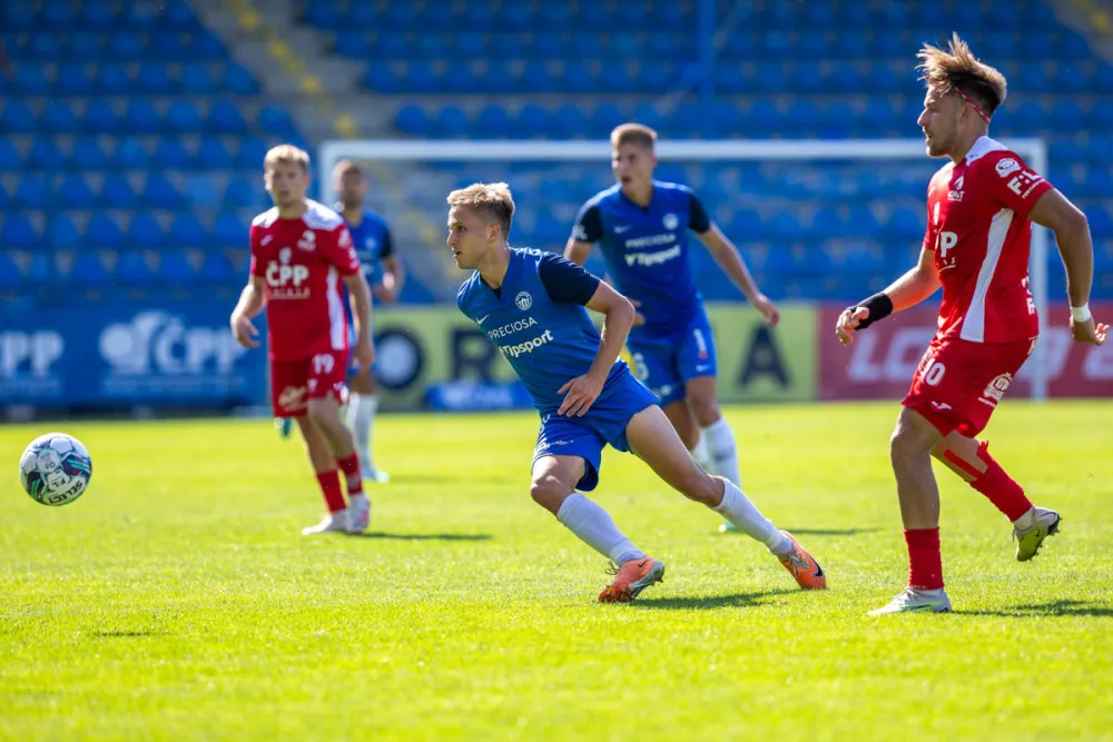 Bláznivý zápas pro Frýdka. Zahodil tutovku, při gólu se zranil. Udělal bych to znovu, hlásil po utkání