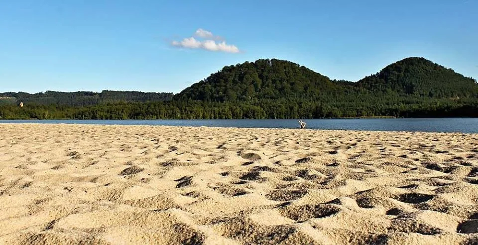 Hamr na jezeře.
