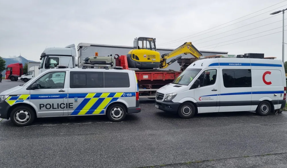Policejní akce na průtahu Libercem zaměřená na nákladní dopravu: Drogy za volantem i přetížená vozidla